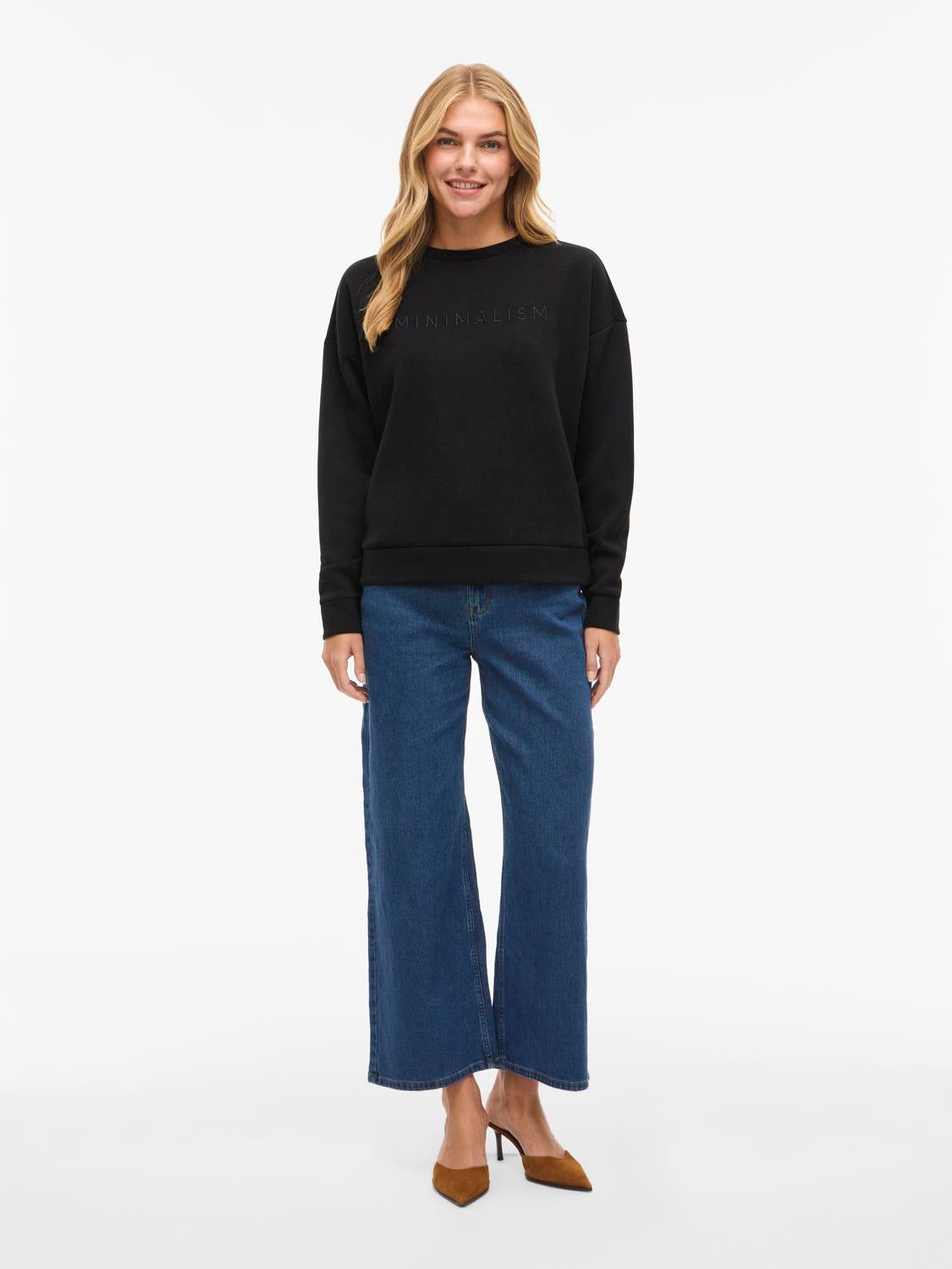 model_shot-front_full